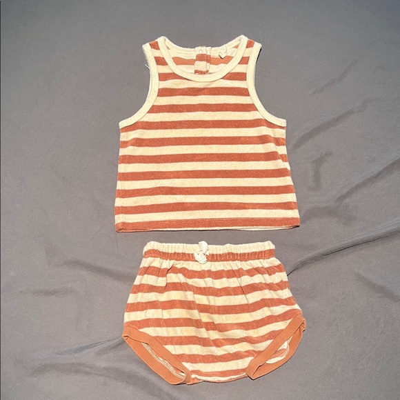 Quincy Mae Rust and Cream Striped Set - Picture 1 of 3